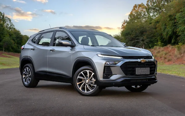 Chevrolet Tracker Premier 2026 azul visto de frente