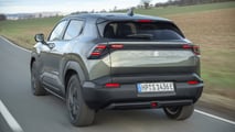 Detalhe da porta de carregamento do Suzuki e Vitara 2027