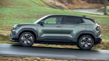 Interior do Suzuki e Vitara 2027 com tela multimídia e painel digital