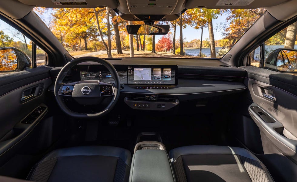 Detalhe da roda e lateral do Nissan Leaf 2026