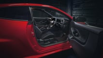 Detalhe do novo volante do Toyota GR Yaris 2026, com botões redesenhados