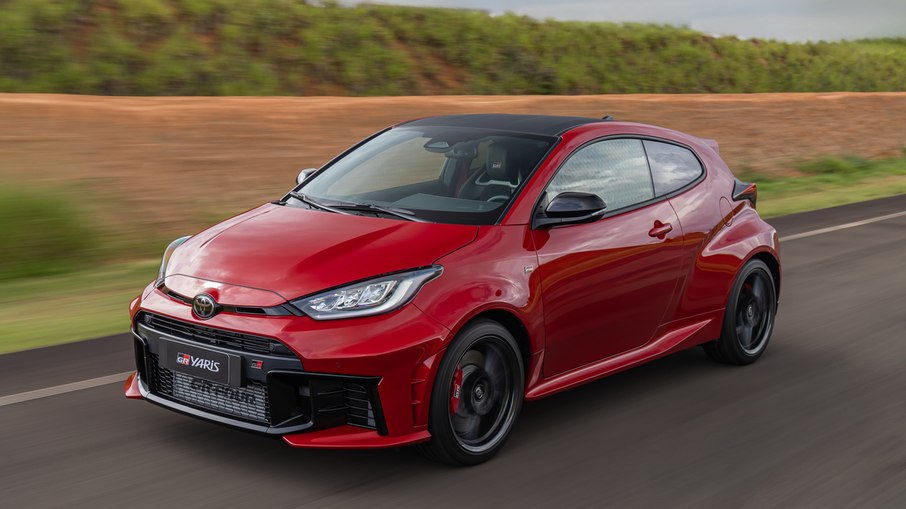 Detalhe da roda forjada de 18 polegadas do Toyota GR Yaris