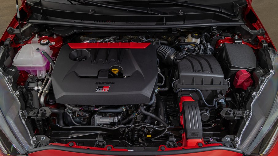 Detalhe do câmbio manual do Toyota GR Yaris