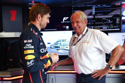 Max Verstappen comemorando uma vitória na Fórmula 1