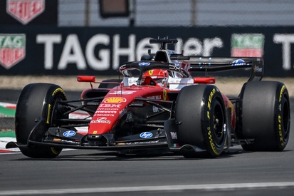 Charles Leclerc em ação com carro de Fórmula 1