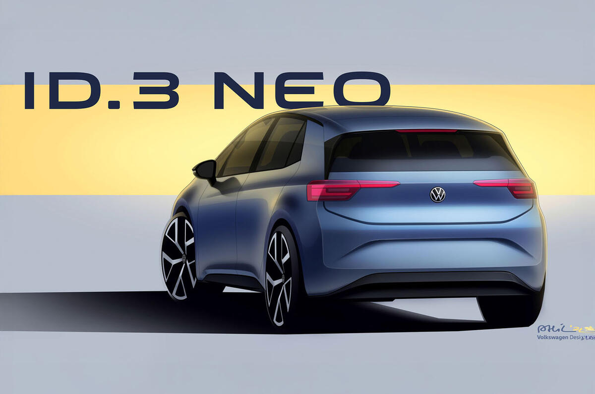 Vista traseira do Volkswagen ID.3 Neo, mostrando as lanternas com novos gráficos de LED e a tampa do porta-malas na cor do carro