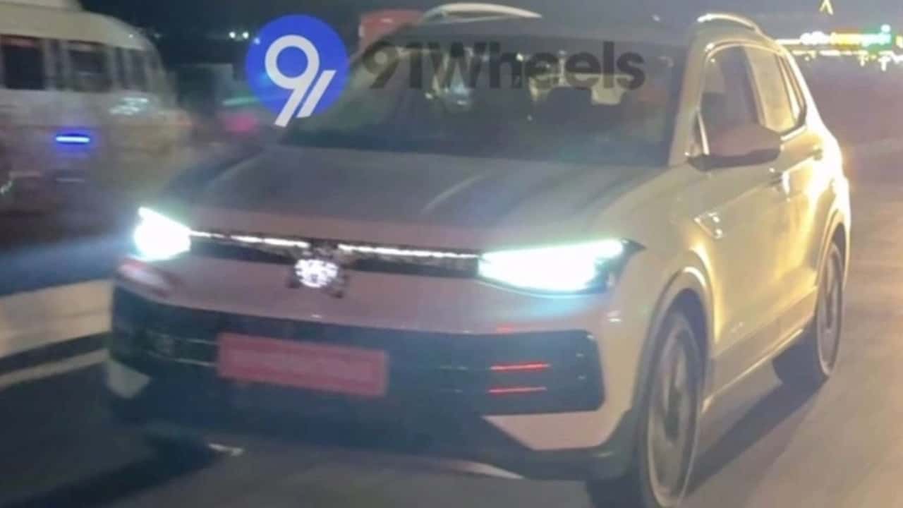 Flagra de Volkswagen T-Cross indiano com nova dianteira