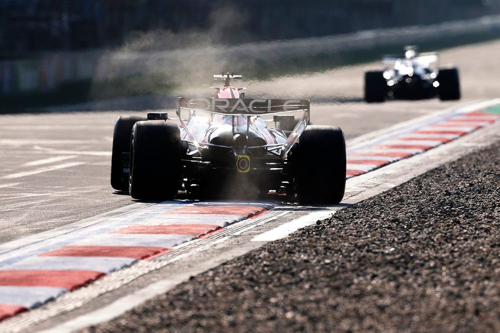 Max Verstappen da Red Bull Racing na pista